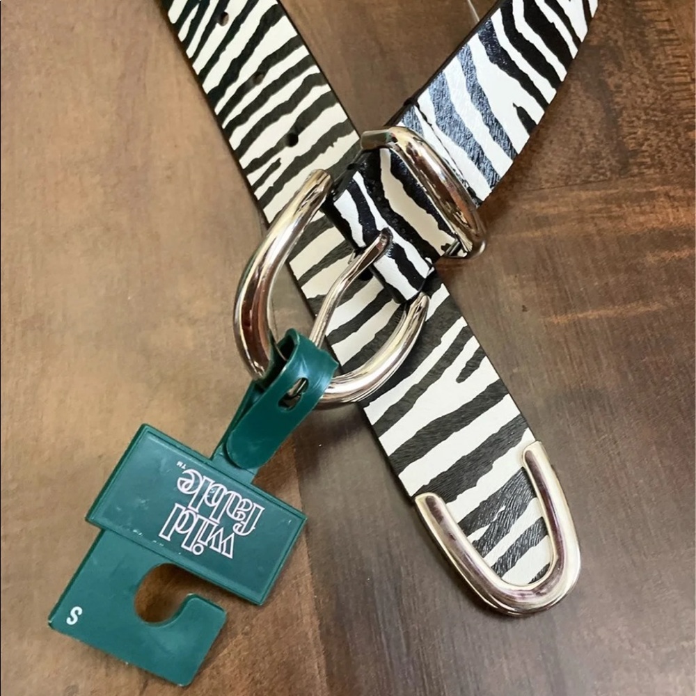 New Small Zebra Print Belt Black White Silver - Picture 5 of 6
